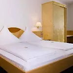 Am Paulusbogen מלון 4*