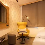 Am Paulusbogen 4*